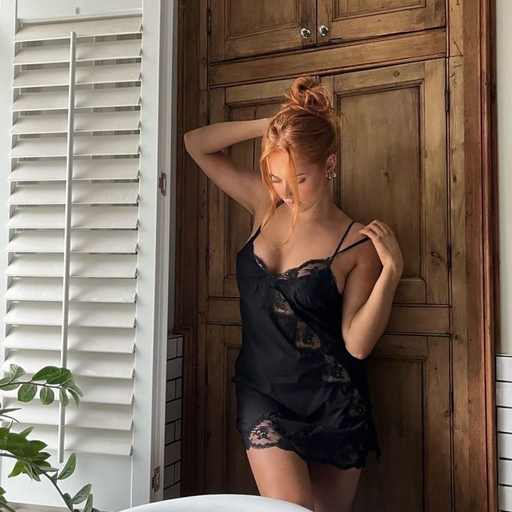 Sensual massage with Lena image Sensual massage with Lena image