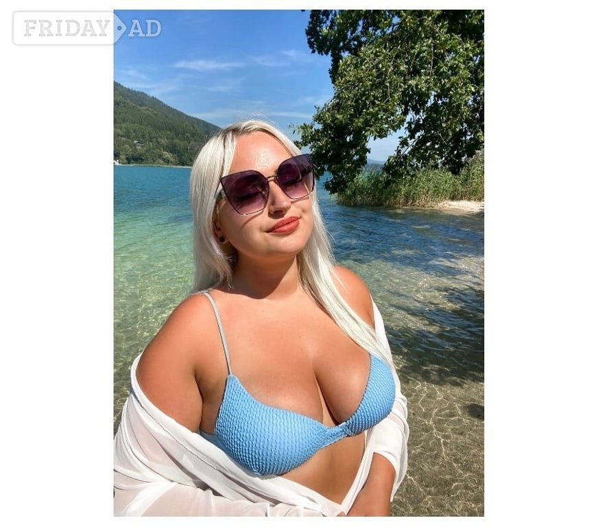 Selena - gorgeous blonde Italian image Selena - gorgeous blonde Italian image