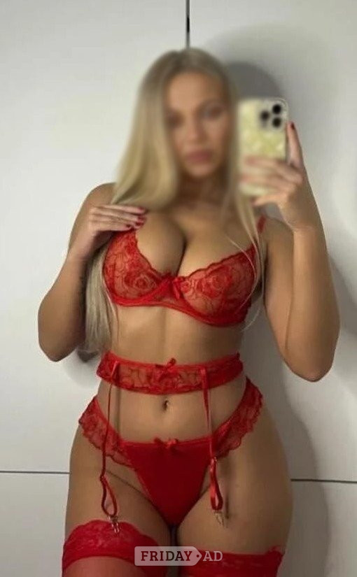 Enjoy A Playful Evening With Vicky Tonight backdrop