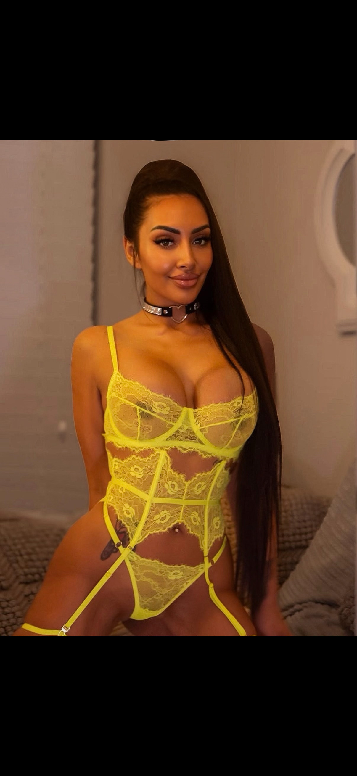 Chloe Doll Independent British Latina 🇬🇧 Now Offering Out Calls And Incalls backdrop