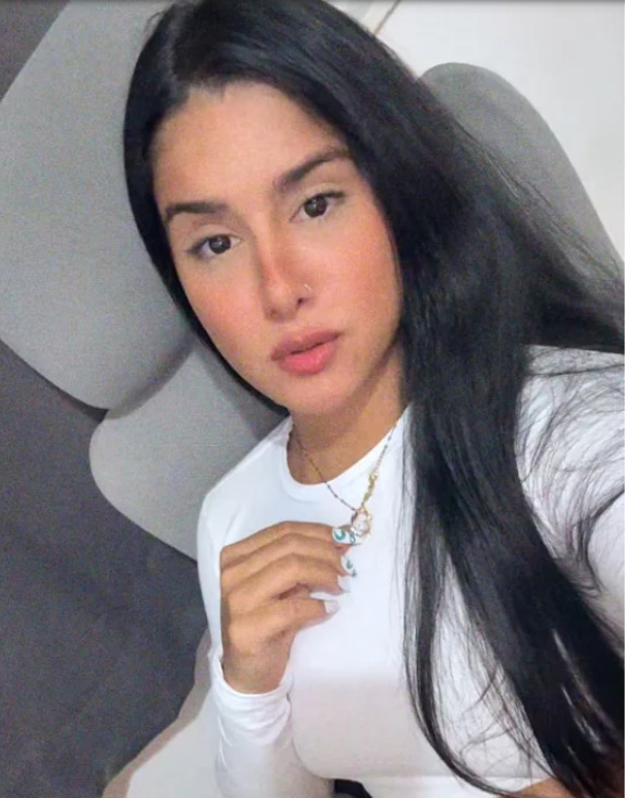 24 Year Old Brazilian Escort, Natural And Real Pics  ✨ backdrop