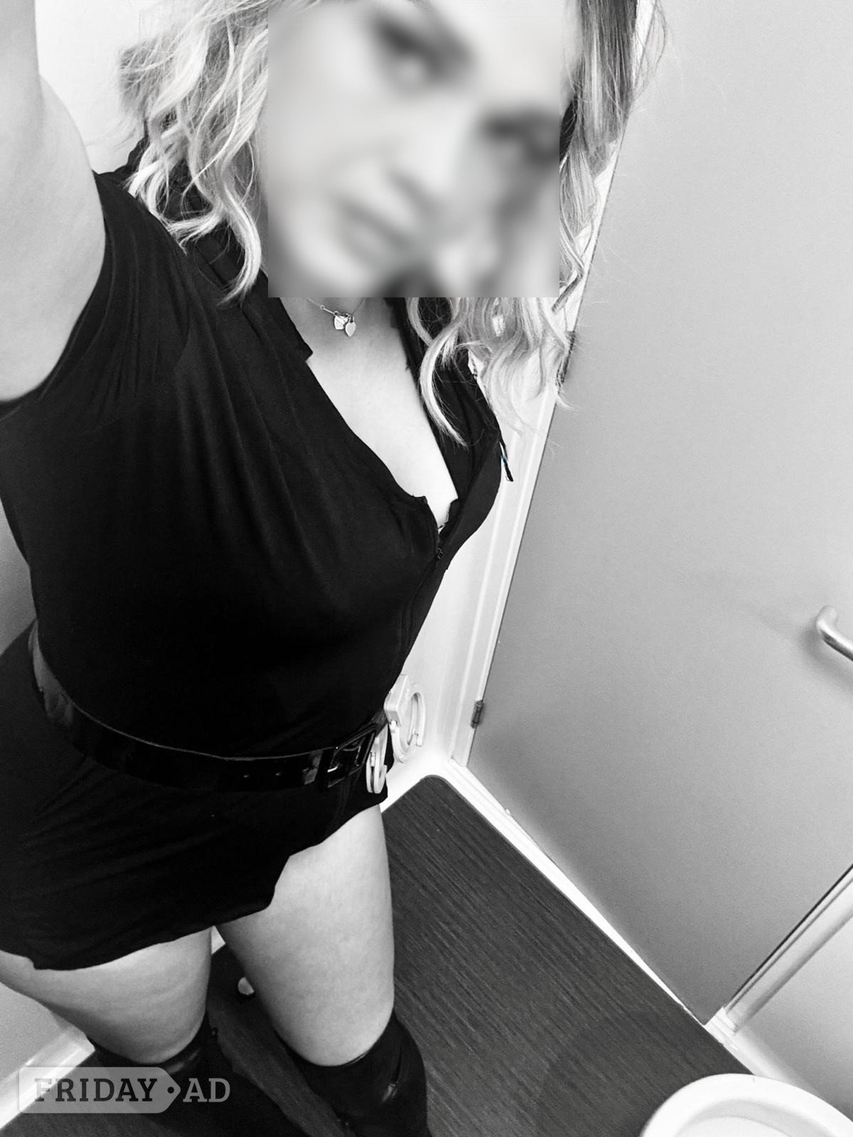 Make Tonight Unforgettable—book Natasha, Your Stunning English Beauty, And Let Her Turn Your Fantasies Into Reality! backdrop