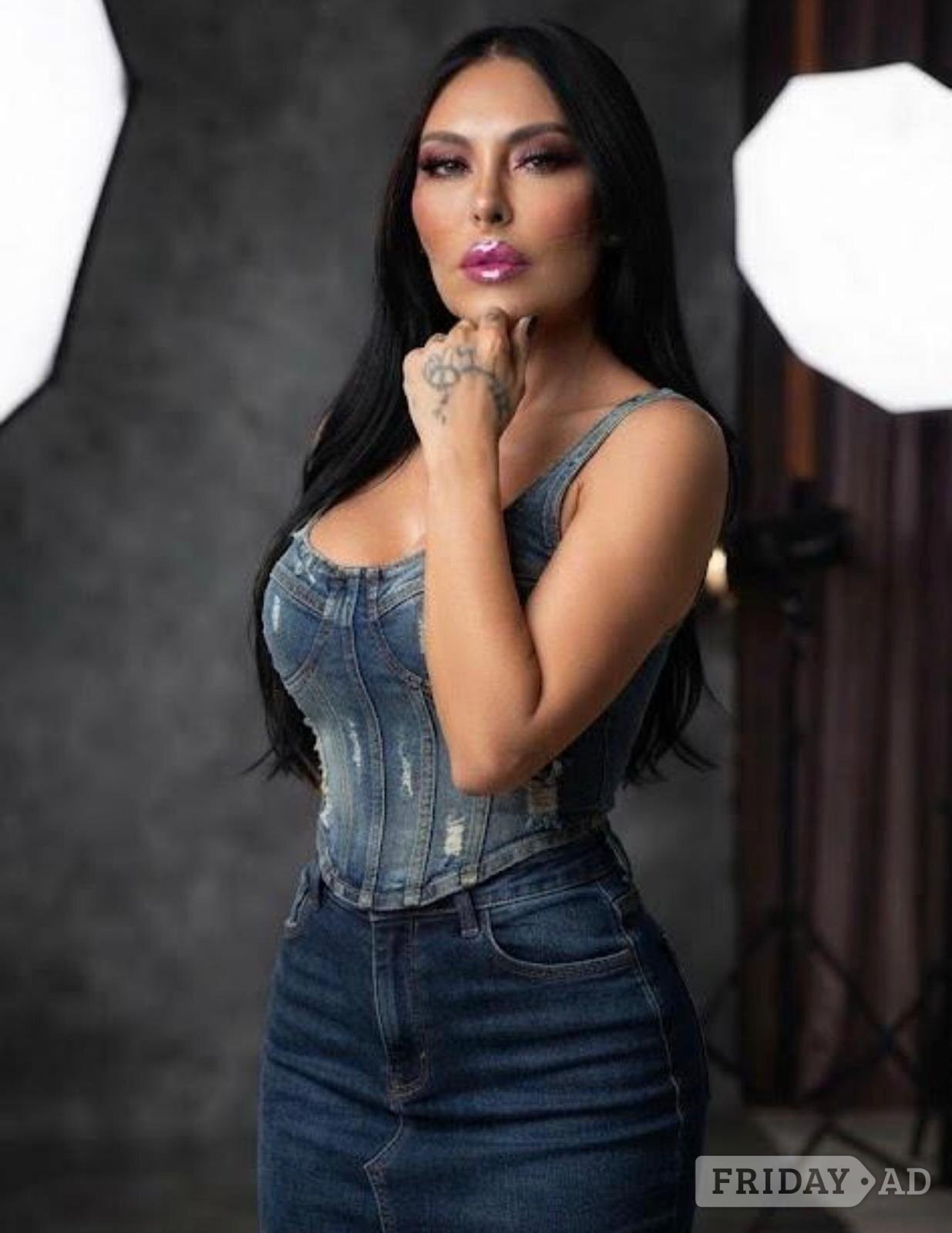 💞 Magic Hands Erotic Body To Body Massage 💞 backdrop