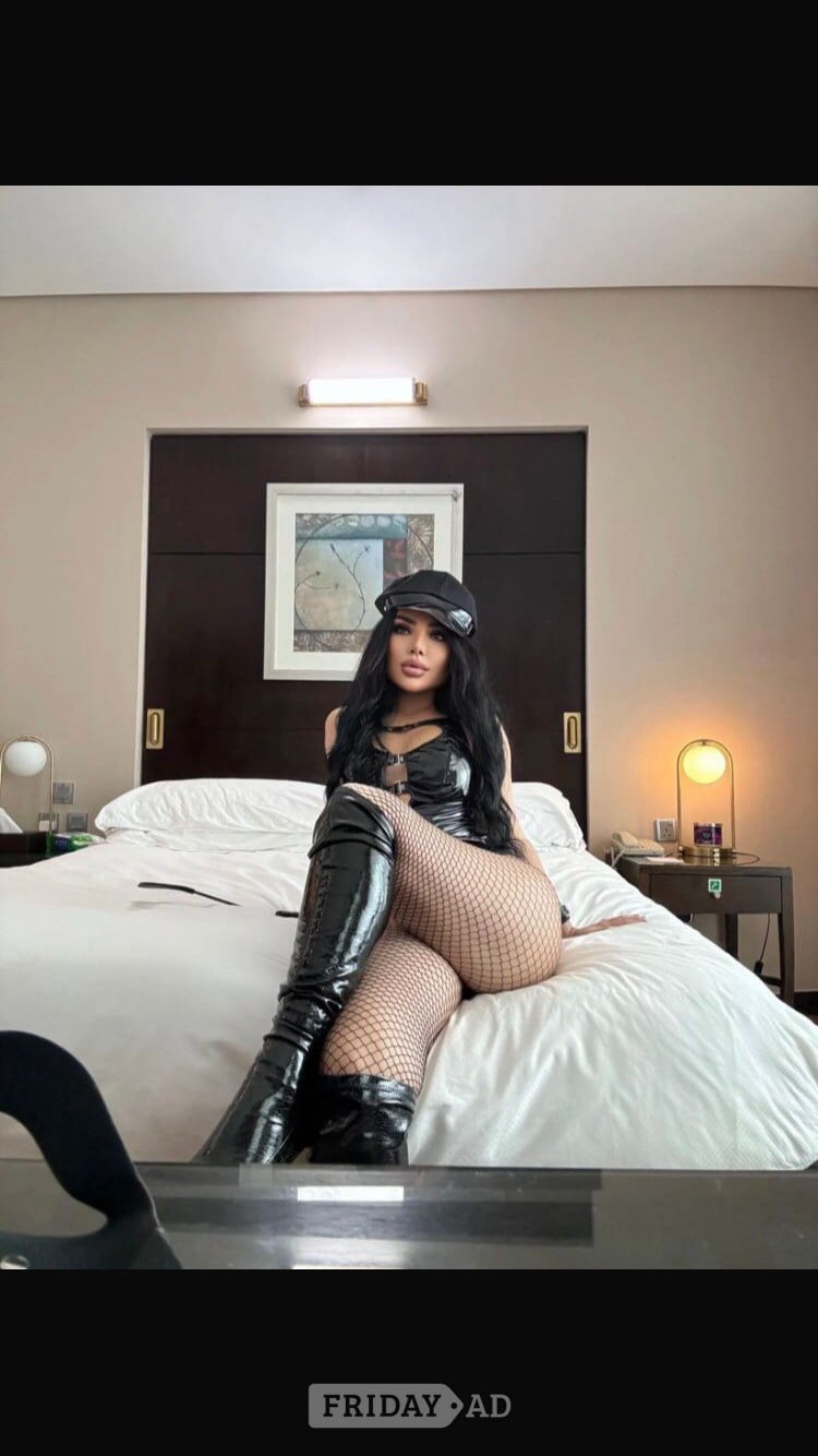 New Lady Arive Just For You Let’s Meet Up Evelyn 💕💕💕💕 backdrop
