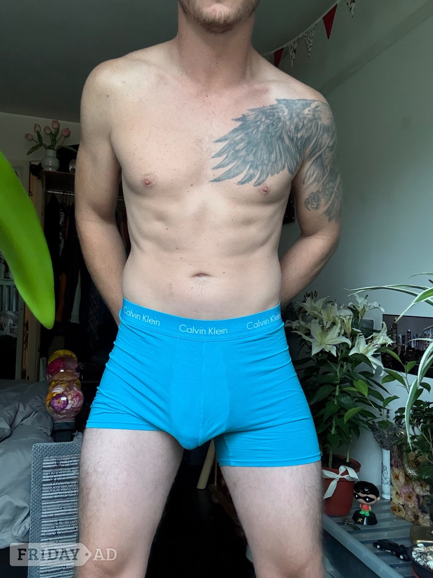 Easy Going Laid Back Sporty Kinda Guy, Fit Toned And Creative 😝  backdrop