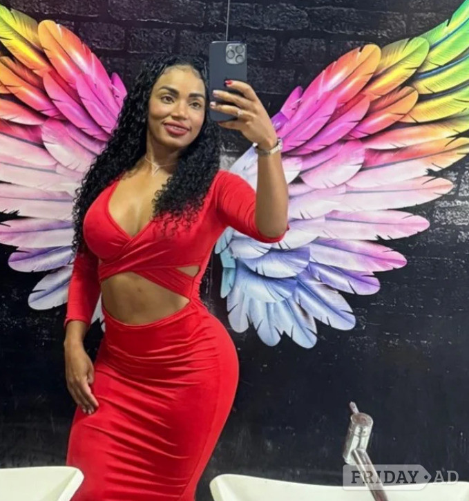 Experience The Hottest Brazilian 'bombom' From Brenda backdrop