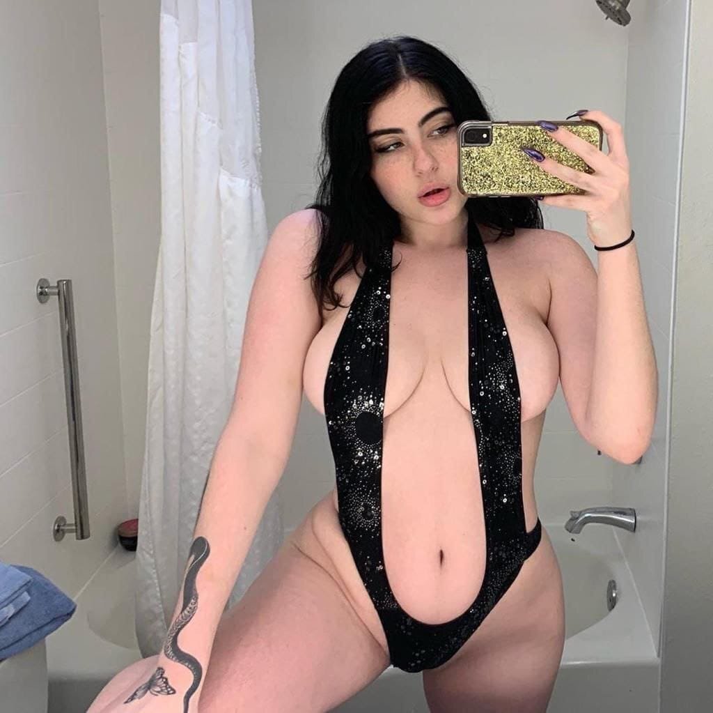 New hot babe in town image New hot babe in town image