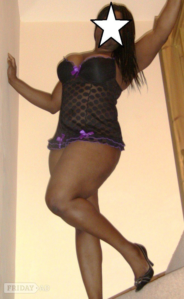 Curvy, Black Sarah Available In Runcorn backdrop