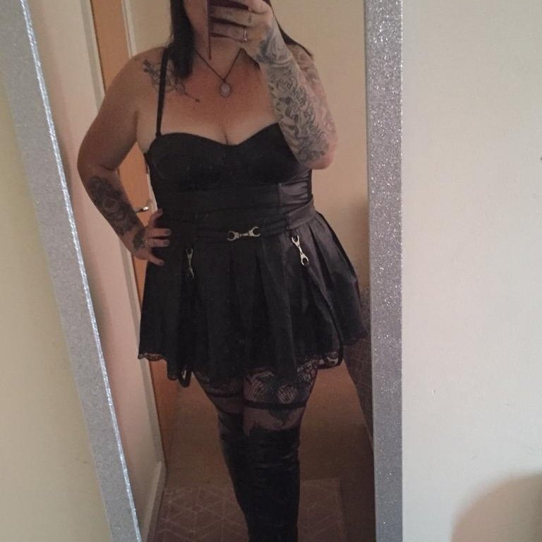 Bbw English Escort In Folkestone  backdrop